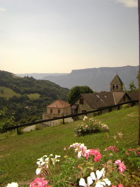 Gite Le Cerf De Belledonne Sainte-Agnès المظهر الخارجي الصورة